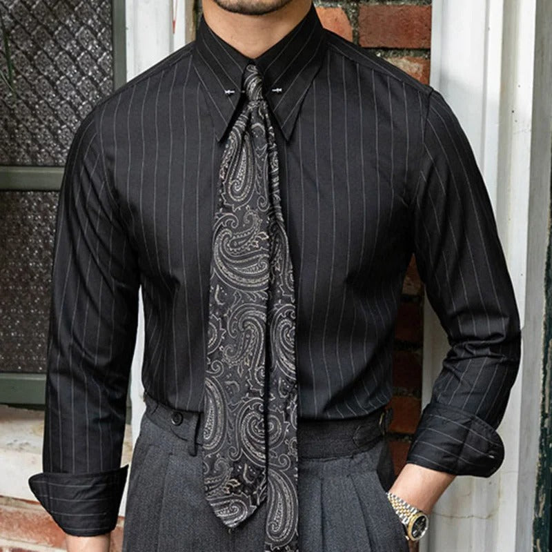 Formal shirt with fine vertical stripes and button closure