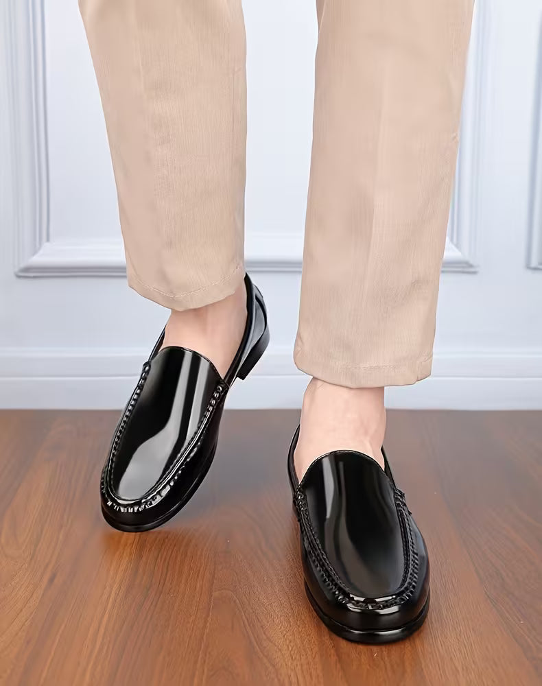 Shoes with lightweight design and pointed toe