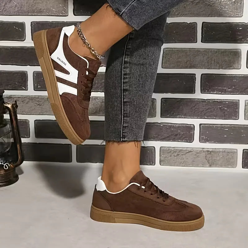 Low sneaker with suede upper