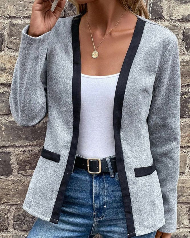 Elegant knitted jacket in a contrasting colour