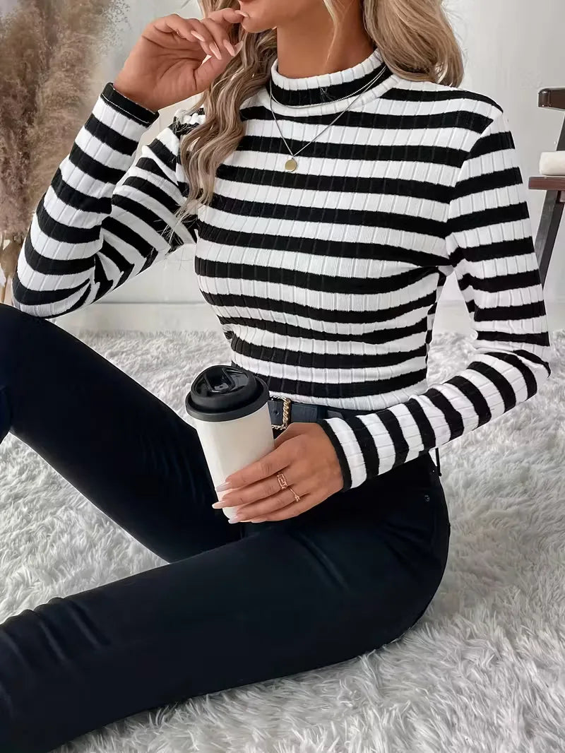 Long-sleeve with turtle neckline