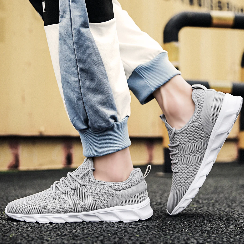 Sports Shoes with Responsive Heel Cushioning
