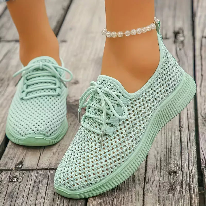 Low sneakers with woven design