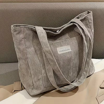 Shopper with Magnetic Closure