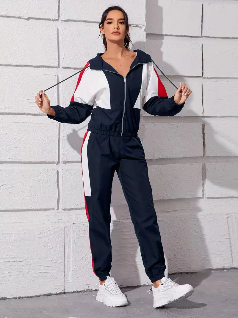Lounge set with hood