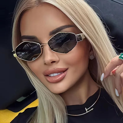 Sunglasses with Oval Metallic Frame