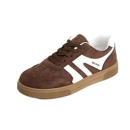 Low sneaker with suede upper