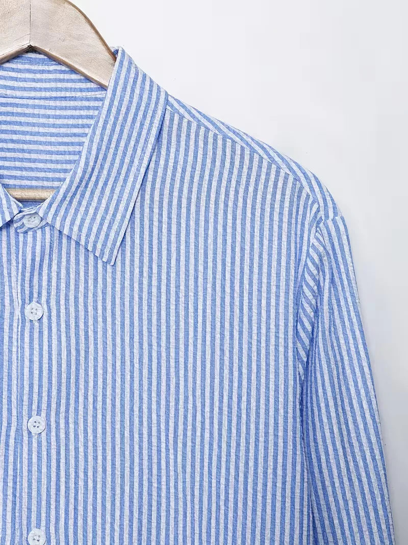 Casual shirt with long sleeves