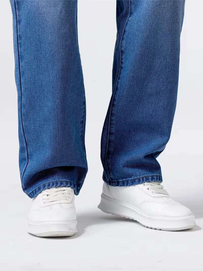 Loose fit jeans with five-pocket design