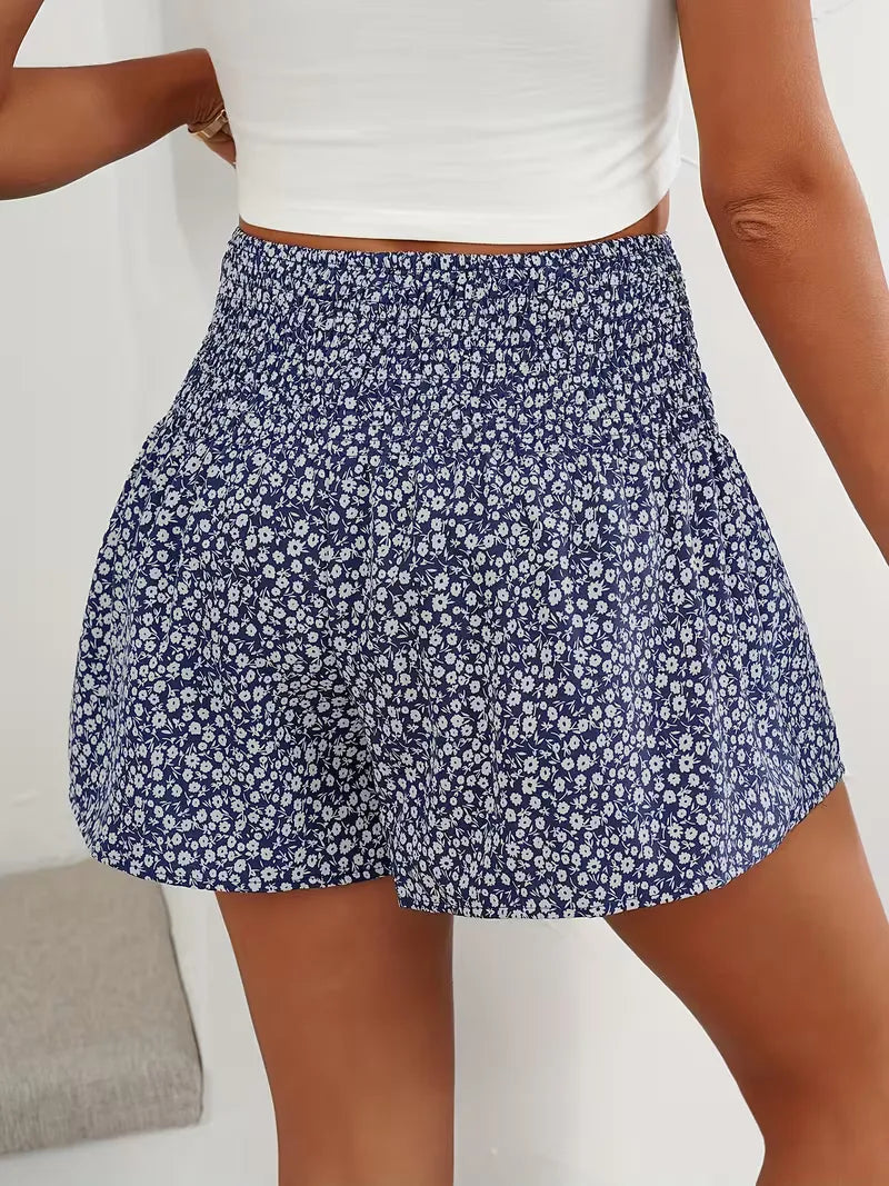 Short with High Waist and Floral Pattern