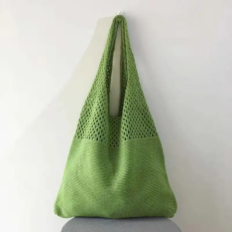 Shopper with hollow crochet design