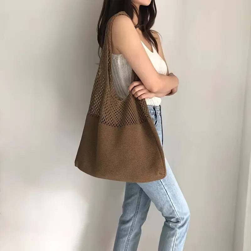 Shopper with hollow crochet design