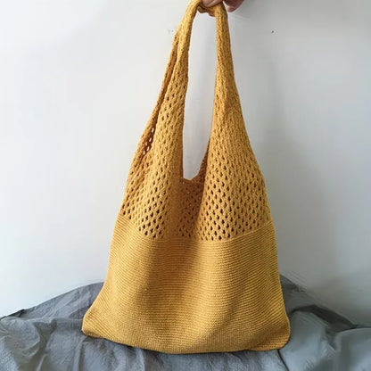 Shopper with hollow crochet design