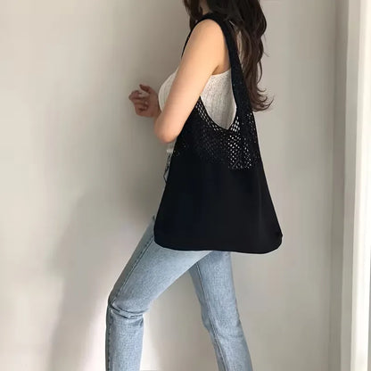 Shopper with hollow crochet design