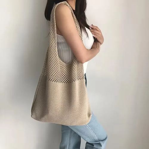 Shopper with hollow crochet design