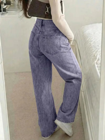 Straight jeans with mid-rise