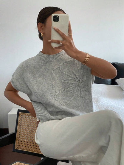 Casual short-sleeved jumper with round neck