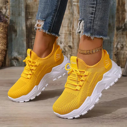 Low sneaker with mesh upper