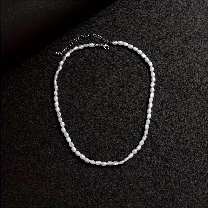 Baroque necklace with imitation pearls
