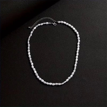 Baroque necklace with imitation pearls
