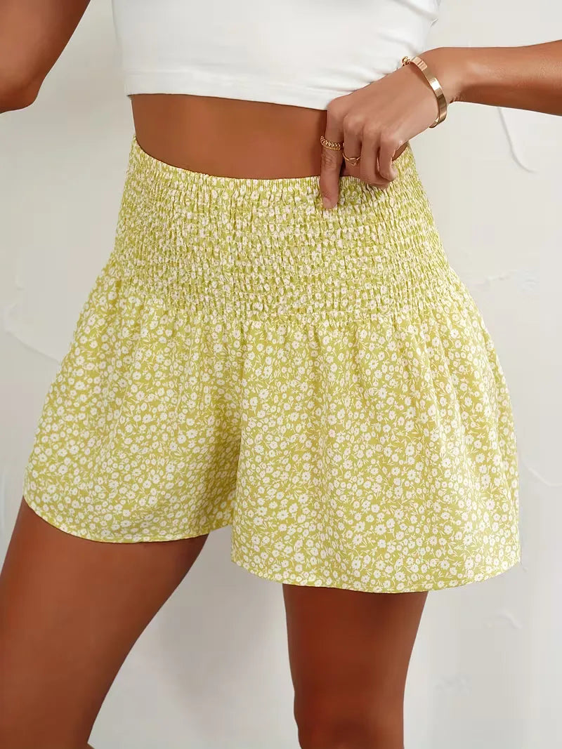 Short with High Waist and Floral Pattern