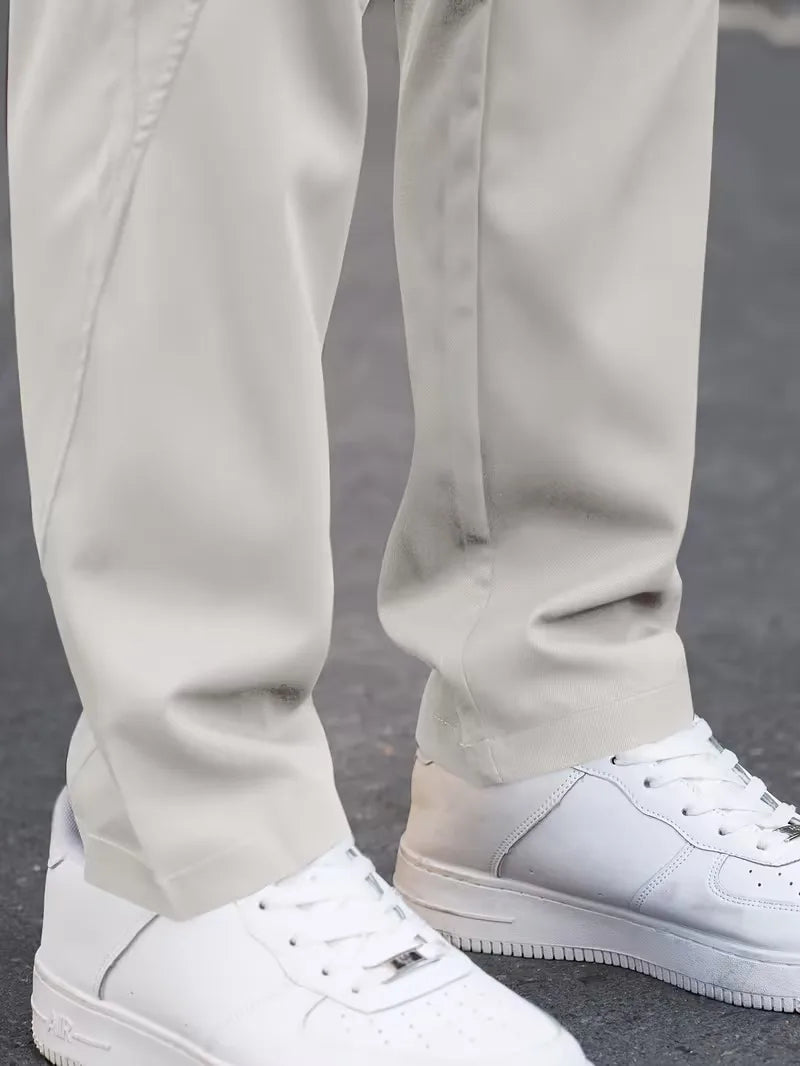 Cargo trousers with elastic waistband
