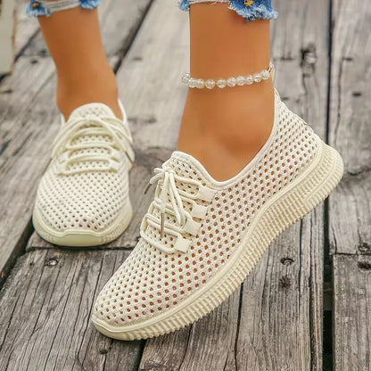 Low sneakers with woven design