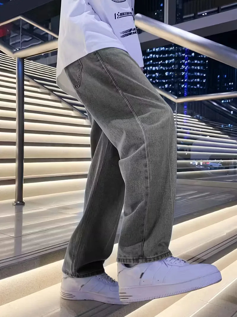 Loose fit jeans with wide leg