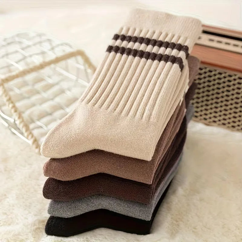 Long socks with ribbed texture