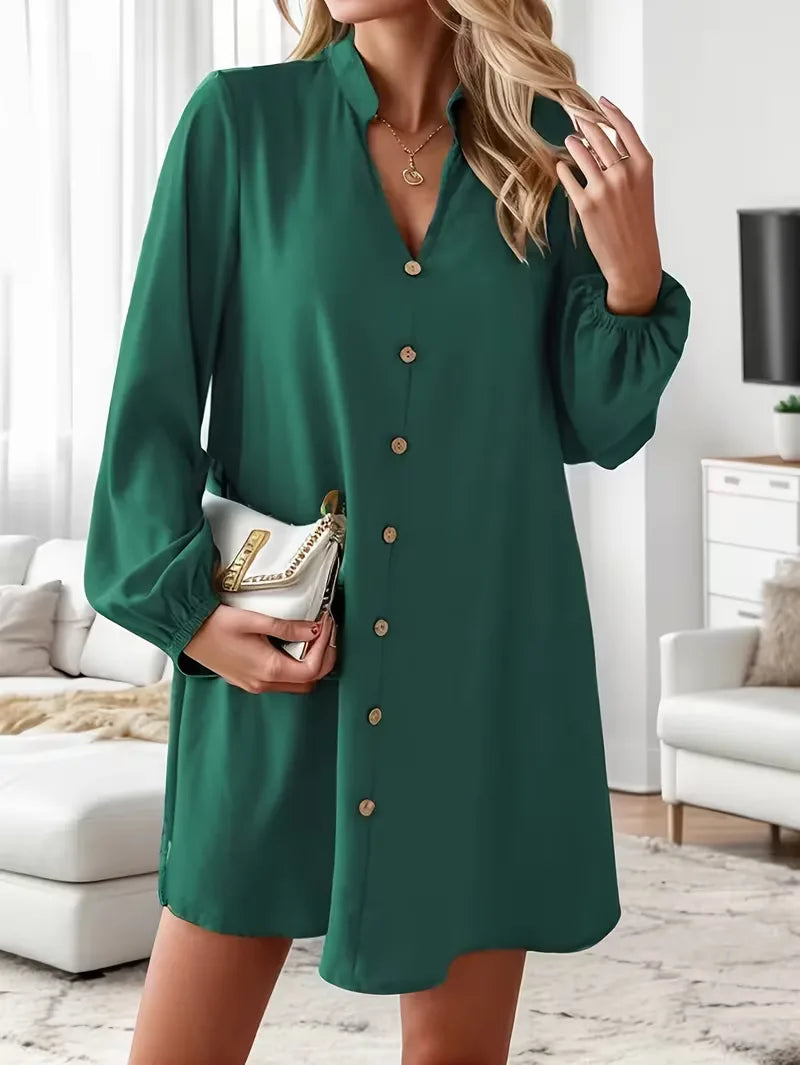 Shirt dress with V-neck and long sleeves