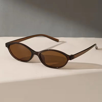 Sunglasses with Oval Frame