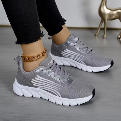 Low sneaker with mesh upper