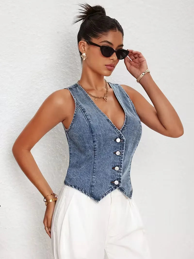Gilet with V-neck and pointed hem