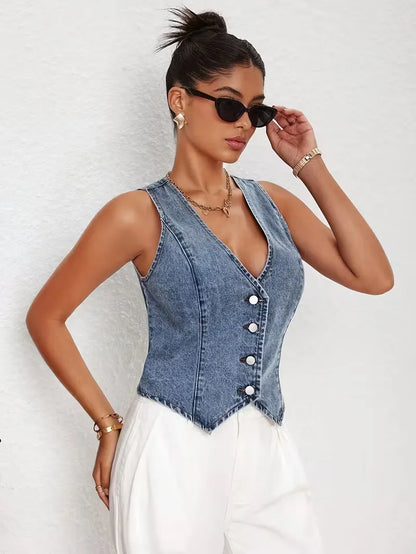 Gilet with V-neck and pointed hem