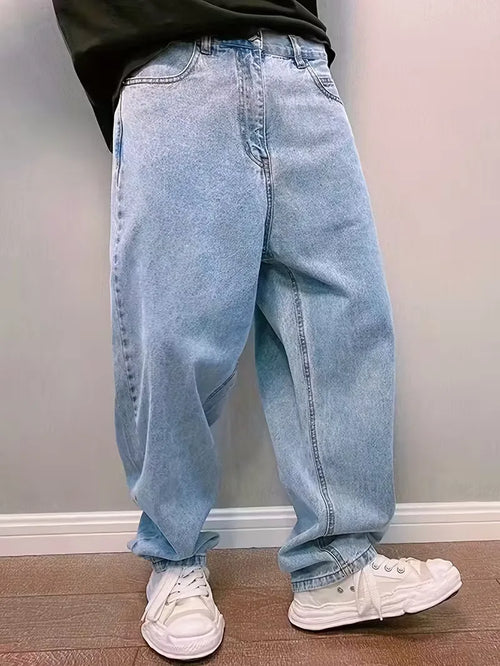 Loose fit jeans with mid-rise