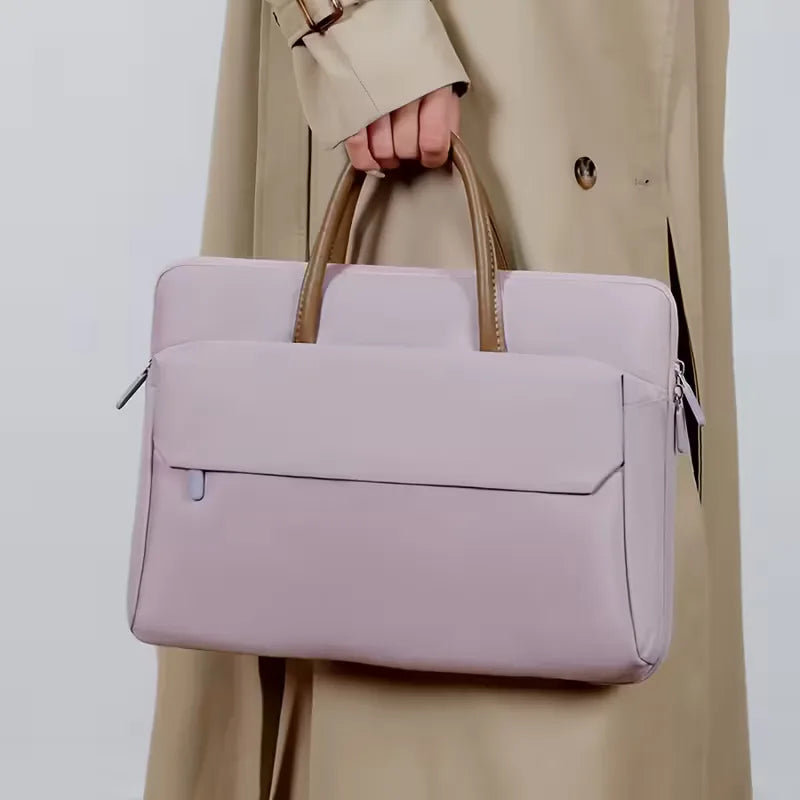 Laptop bag with front pocket and zip