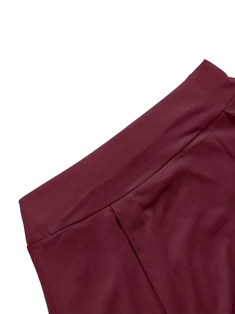 High-waisted slim fit shorts