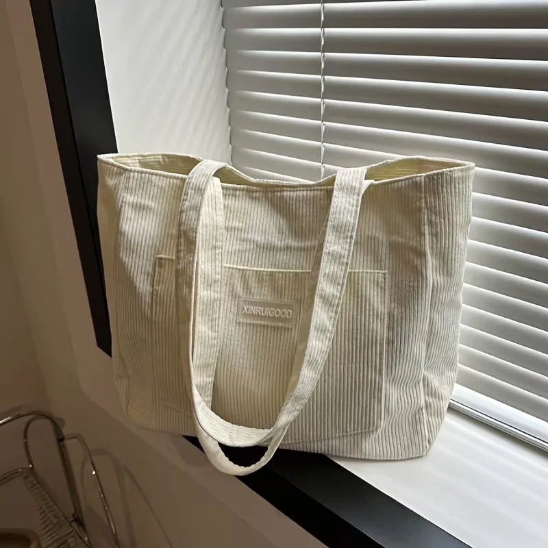 Shopper with Magnetic Closure