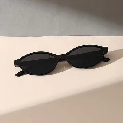 Sunglasses with Oval Frame