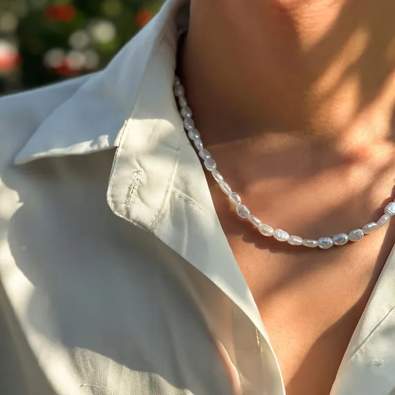 Baroque necklace with imitation pearls