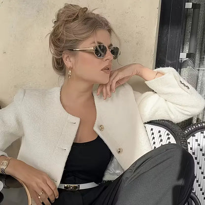 Sunglasses with Oval Metallic Frame