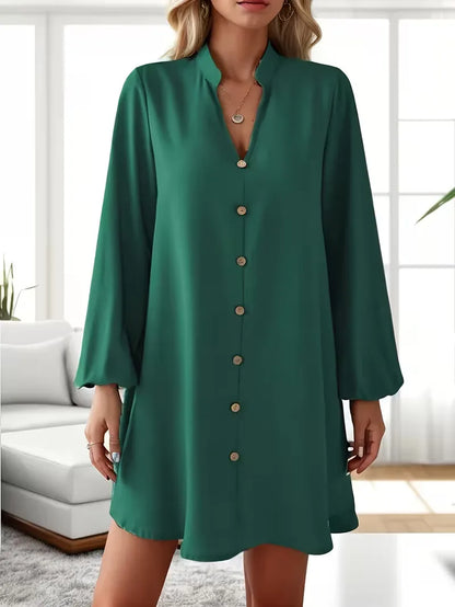 Shirt dress with V-neck and long sleeves