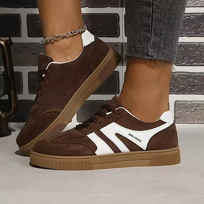 Low sneaker with suede upper