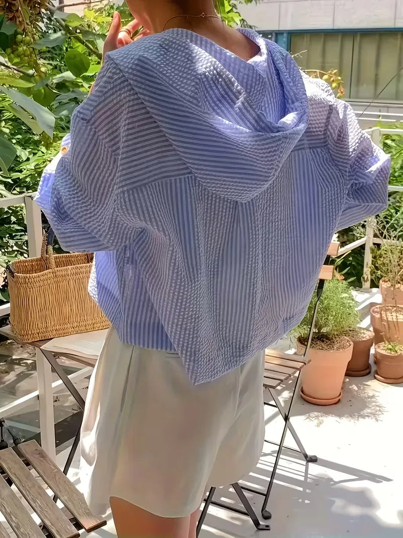 Cropped hoodie with striped pattern