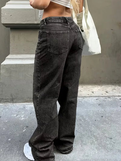 Straight jeans with mid-rise