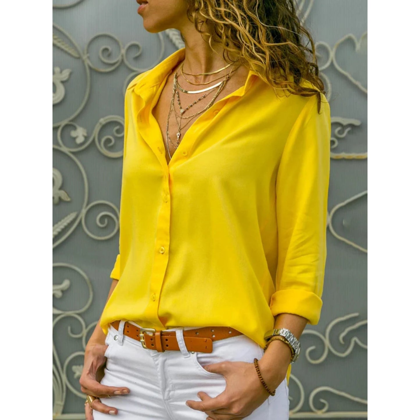 Kayleigh | Women's blouse with long sleeves and button closure