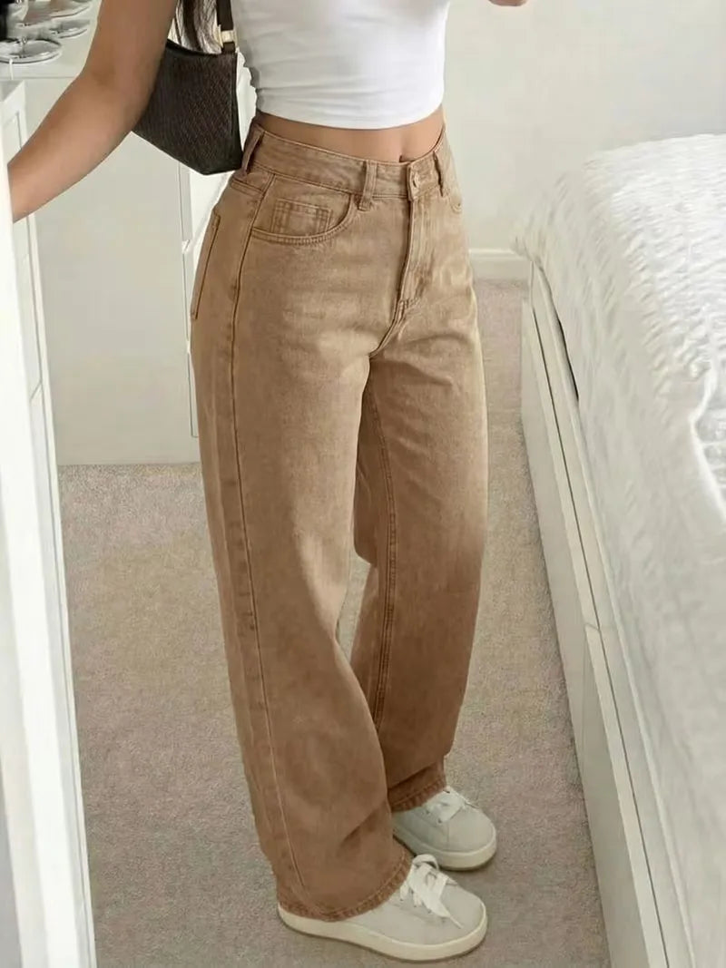 Straight jeans with mid-rise