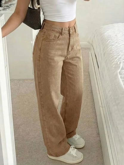 Straight jeans with mid-rise