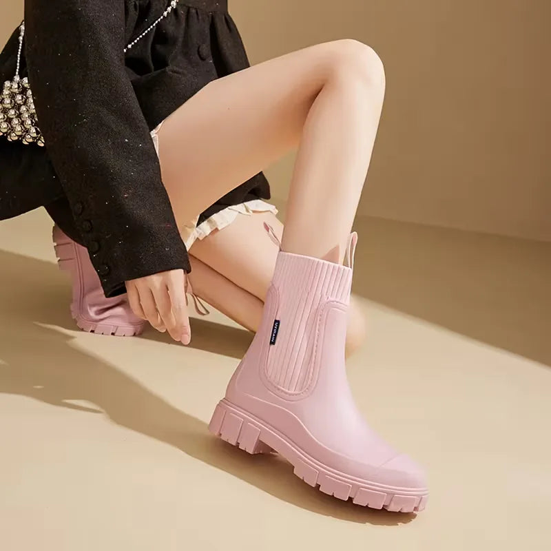 Chelsea boots with ribbed elastic panels