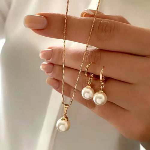 Necklace with Pearl and Earrings